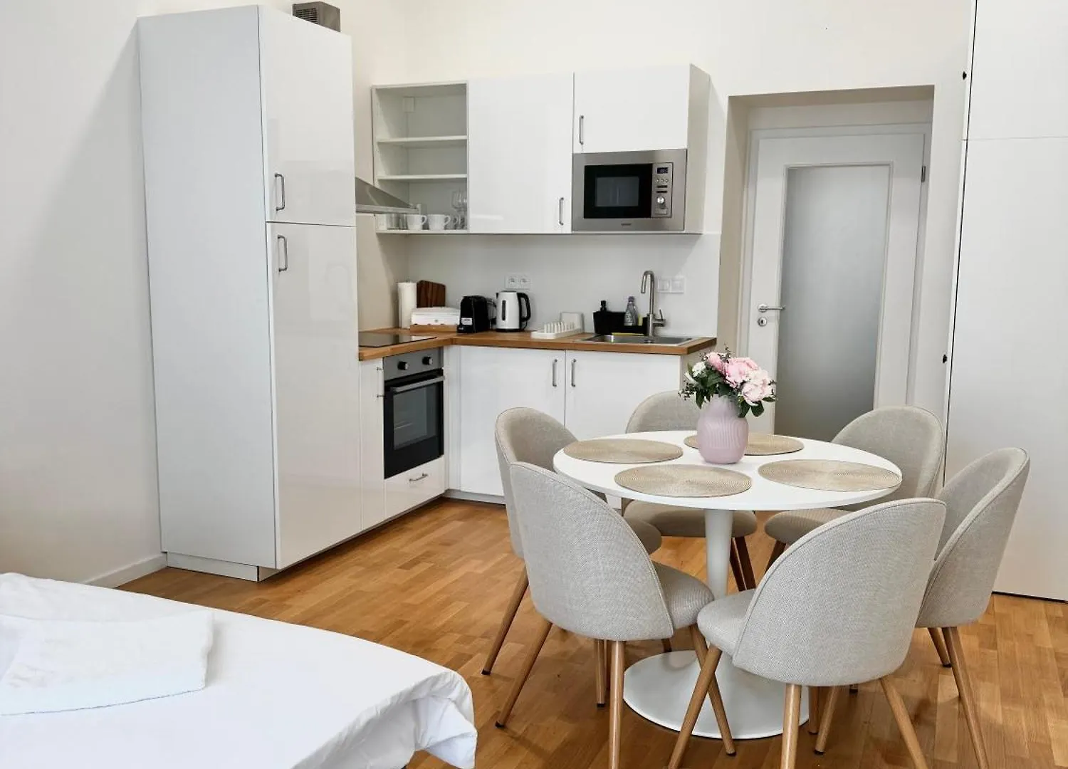 Newly Appartment At Muzeum Prague Apartment