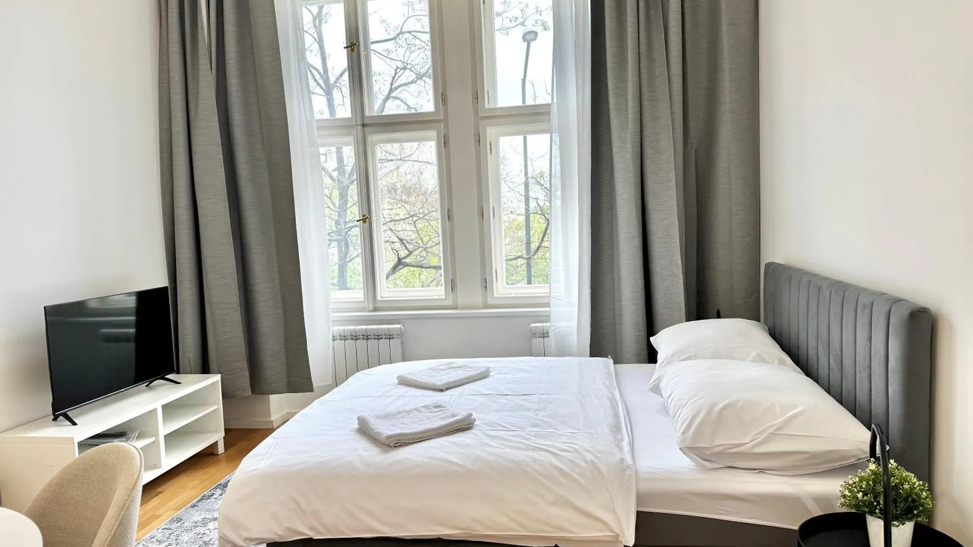 Newly Appartment At Muzeum Prague Czech Republic